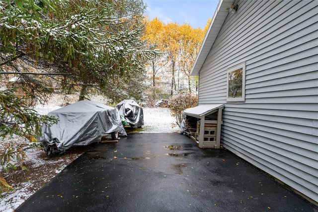 11 Tree Top Lane, Henrietta, NY 14586