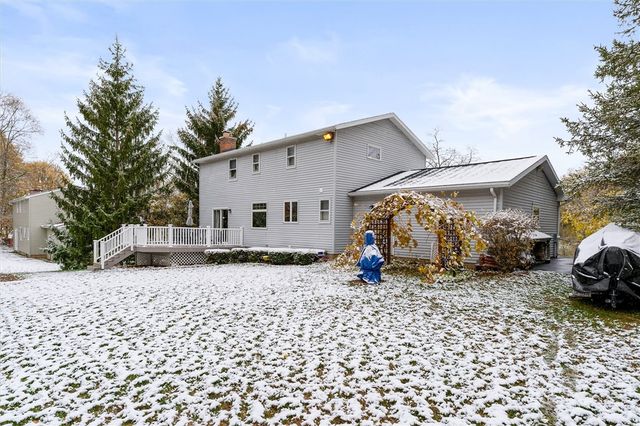 11 Tree Top Lane, Henrietta, NY 14586