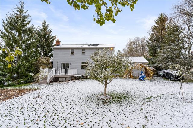 11 Tree Top Lane, Henrietta, NY 14586