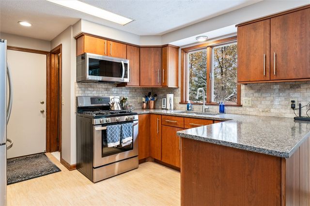 11 Tree Top Lane, Henrietta, NY 14586