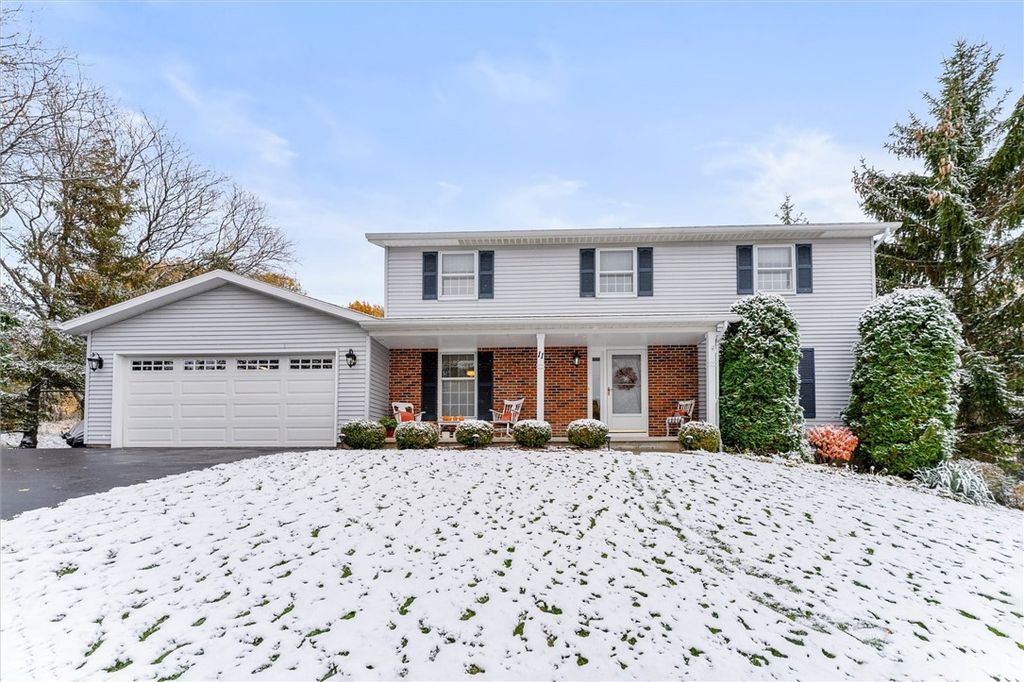 11 Tree Top Lane, Henrietta, NY 14586