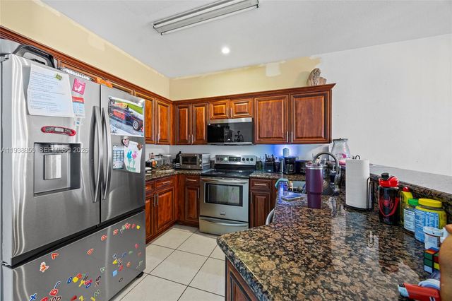 5355 SW 40th Ave, Dania Beach, FL 33314