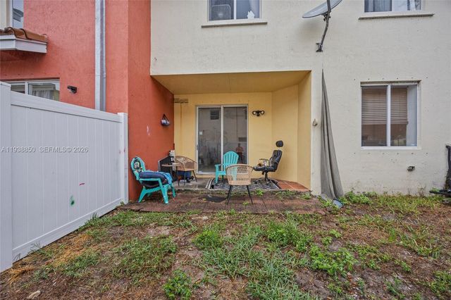 5355 SW 40th Ave, Dania Beach, FL 33314