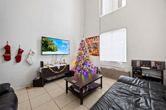 5355 SW 40th Ave, Dania Beach, FL 33314