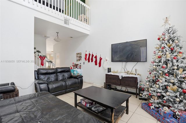 5355 SW 40th Ave, Dania Beach, FL 33314