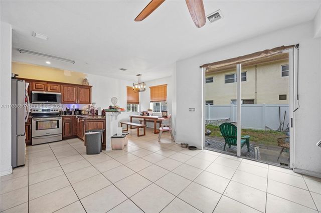 5355 SW 40th Ave, Dania Beach, FL 33314