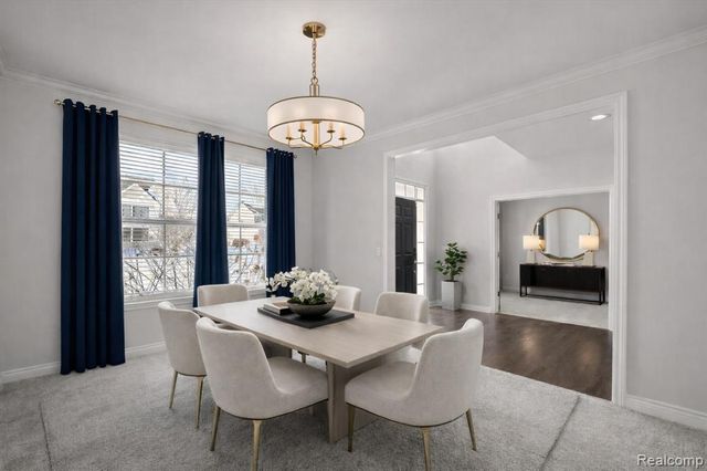 21090 Prestwick, Farmington, MI 48335