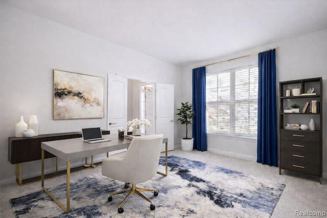 21090 Prestwick, Farmington, MI 48335