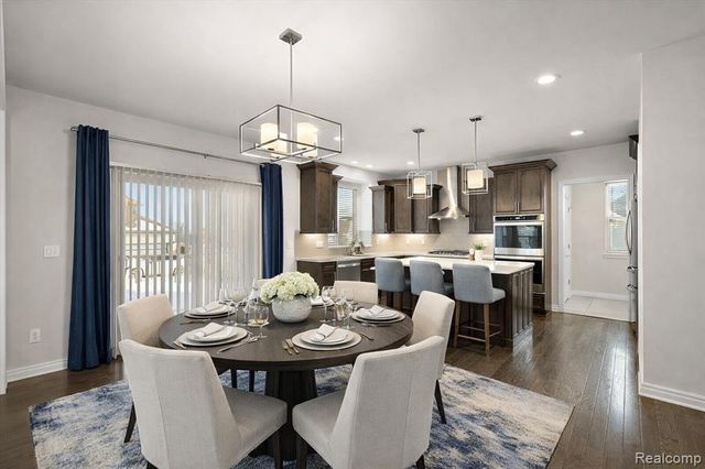 21090 Prestwick, Farmington, MI 48335