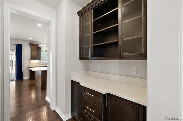 21090 Prestwick, Farmington, MI 48335