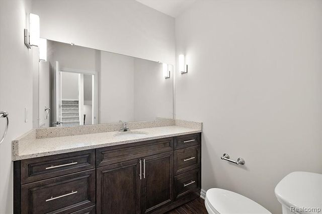 21090 Prestwick, Farmington, MI 48335