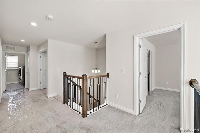 21090 Prestwick, Farmington, MI 48335