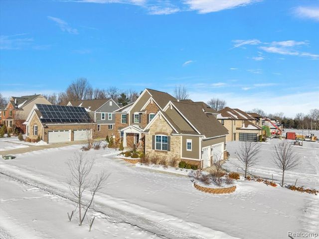 21090 Prestwick, Farmington, MI 48335