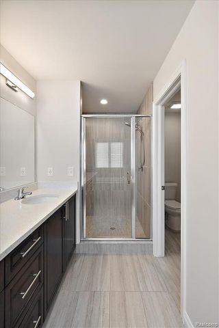 21090 Prestwick, Farmington, MI 48335