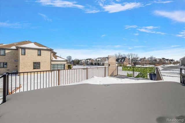 21090 Prestwick, Farmington, MI 48335