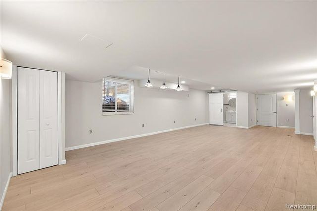 21090 Prestwick, Farmington, MI 48335