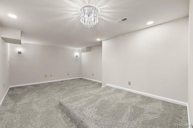 21090 Prestwick, Farmington, MI 48335