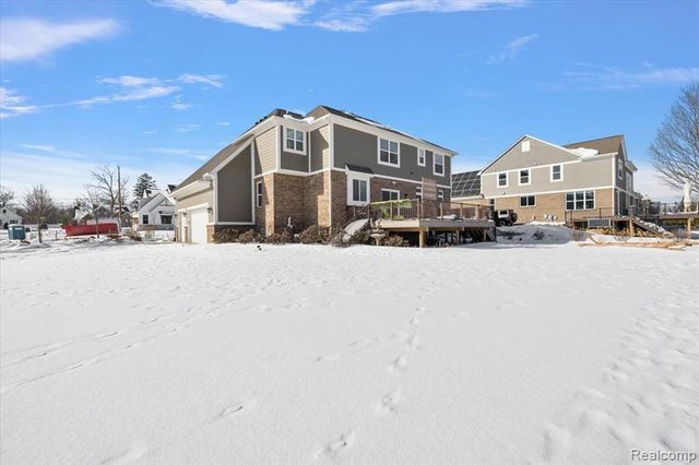 21090 Prestwick, Farmington, MI 48335