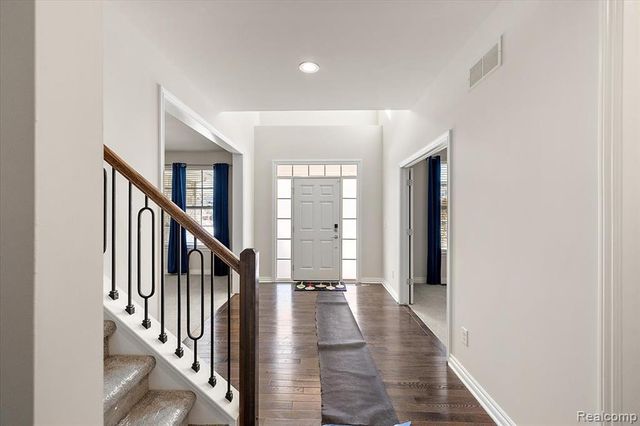 21090 Prestwick, Farmington, MI 48335