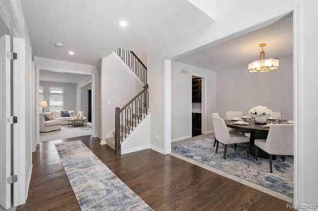 21090 Prestwick, Farmington, MI 48335