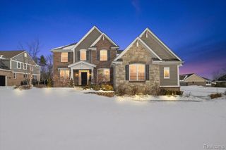 21090 Prestwick, Farmington, MI 48335