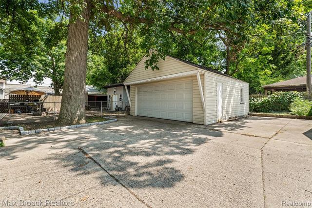 201 W Webster Street, Ferndale, MI 48220