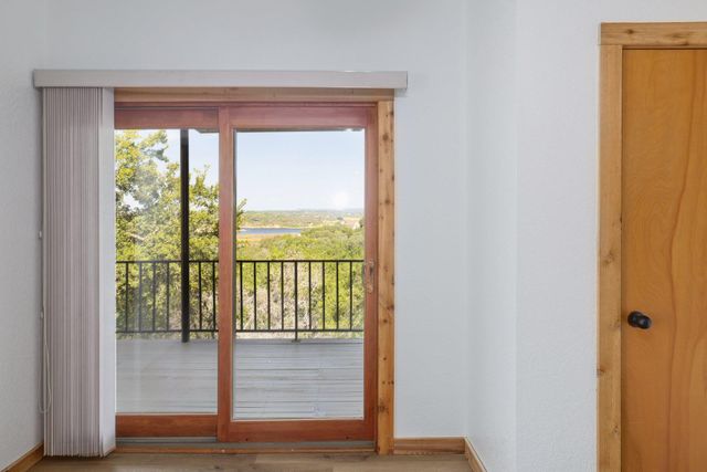 313 Kendall DR, Spicewood, TX 78669