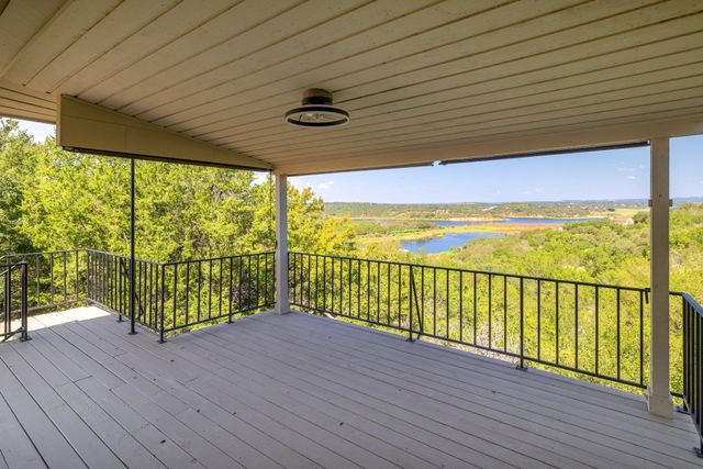 313 Kendall DR, Spicewood, TX 78669
