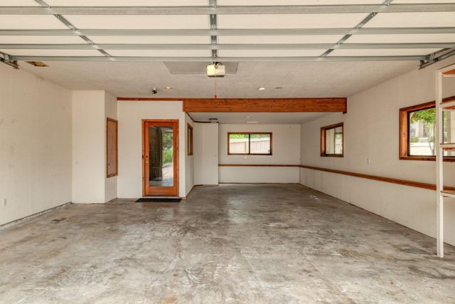 313 Kendall DR, Spicewood, TX 78669