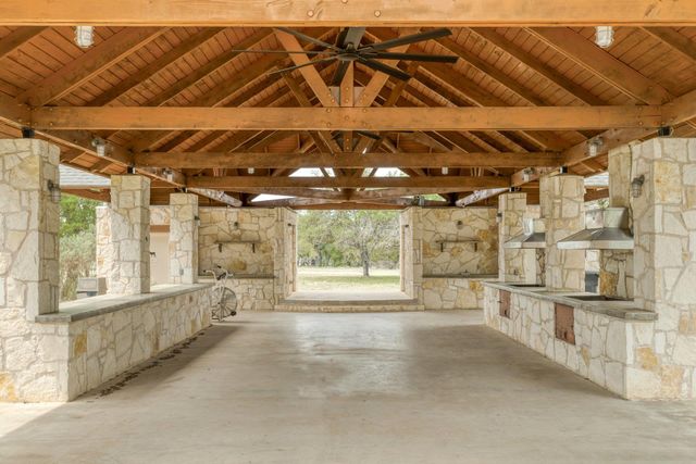 313 Kendall DR, Spicewood, TX 78669
