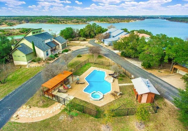 313 Kendall DR, Spicewood, TX 78669