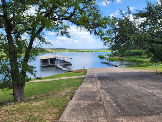 313 Kendall DR, Spicewood, TX 78669