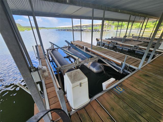 313 Kendall DR, Spicewood, TX 78669