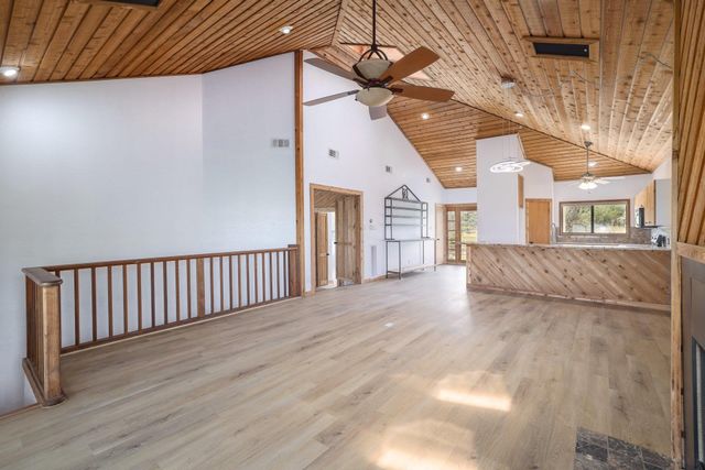 313 Kendall DR, Spicewood, TX 78669