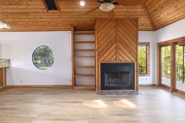 313 Kendall DR, Spicewood, TX 78669
