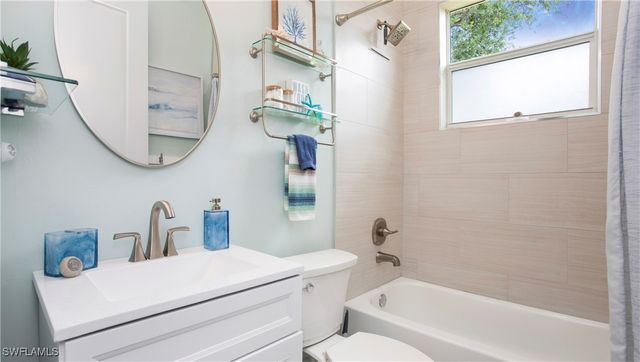 162 Windward Cay, Naples, FL 34114