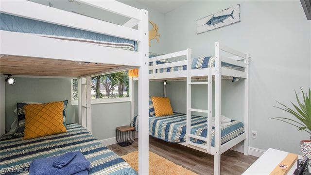 162 Windward Cay, Naples, FL 34114