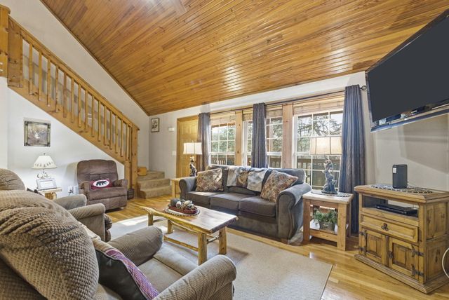 102 Lost Creek Circle, Branson West, MO 65737