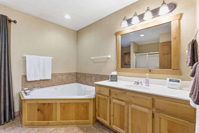 102 Lost Creek Circle, Branson West, MO 65737