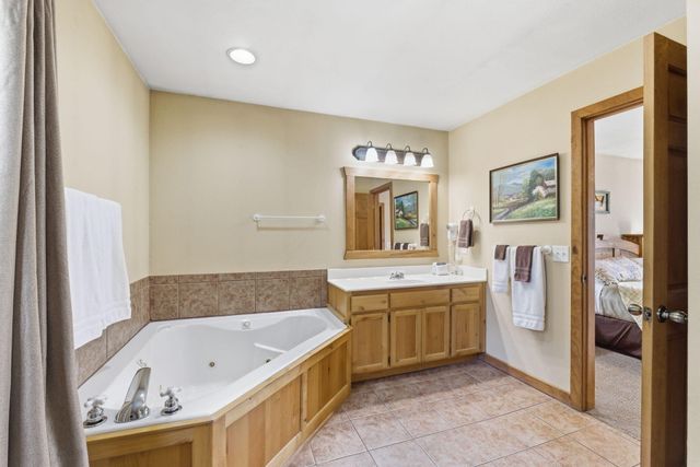 102 Lost Creek Circle, Branson West, MO 65737