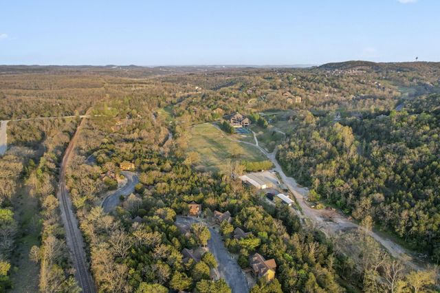 102 Lost Creek Circle, Branson West, MO 65737