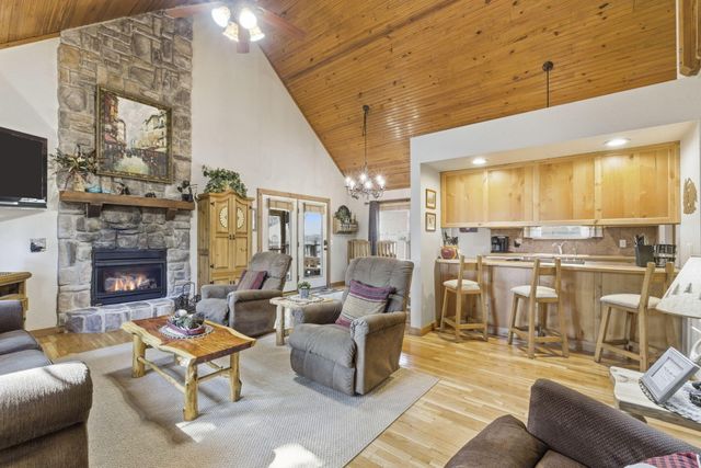 102 Lost Creek Circle, Branson West, MO 65737