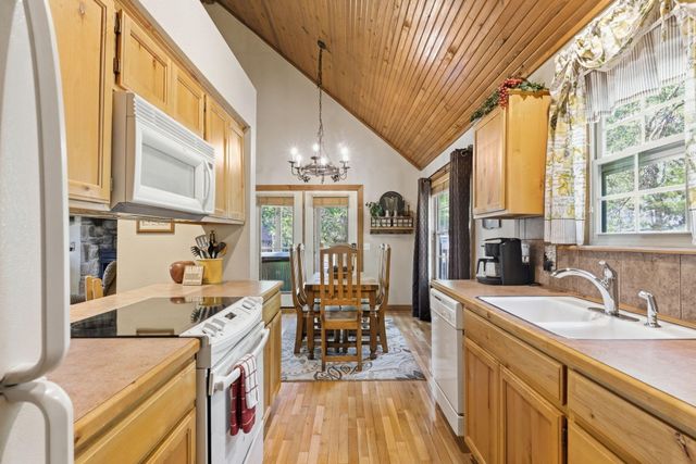 102 Lost Creek Circle, Branson West, MO 65737