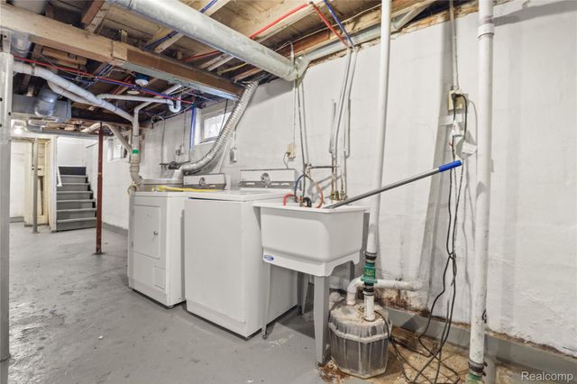 1457 Mitson Boulevard, Flint, MI 48504