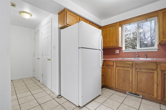 1457 Mitson Boulevard, Flint, MI 48504