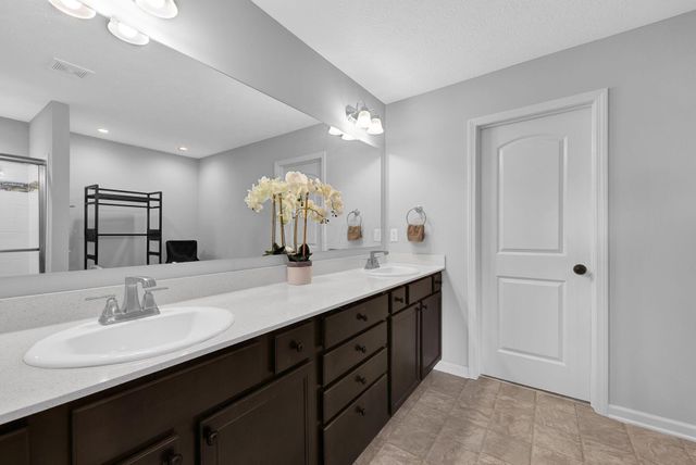 5620 Carlisle Drive, Grove City, OH 43123