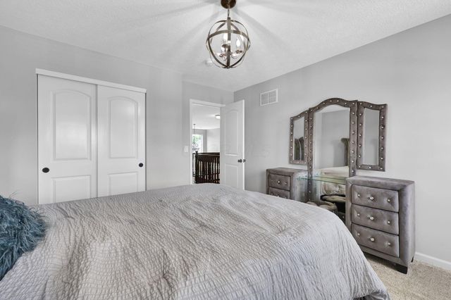 5620 Carlisle Drive, Grove City, OH 43123