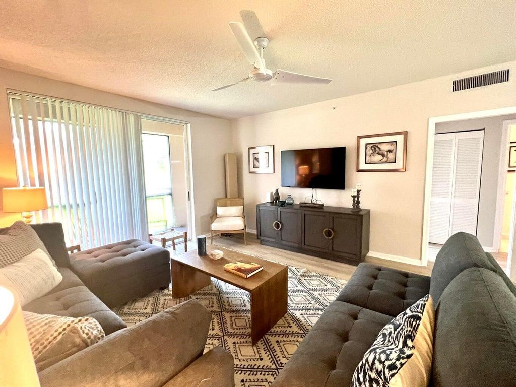 11790 Saint Andrews Place 203, Wellington, FL 33414