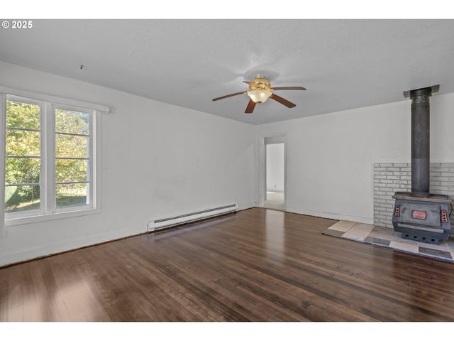 190 S JEFFERSON St, Lafayette, OR 97127