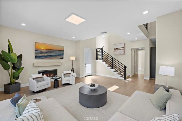 77 Pelican, Irvine, CA 92618